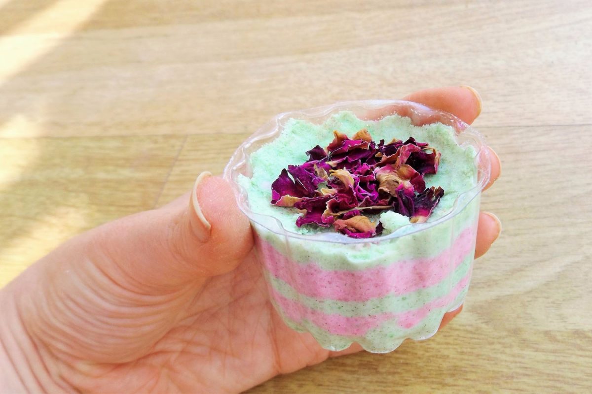 Makes and Bakes Arts and crafts workshop Bath bomb making